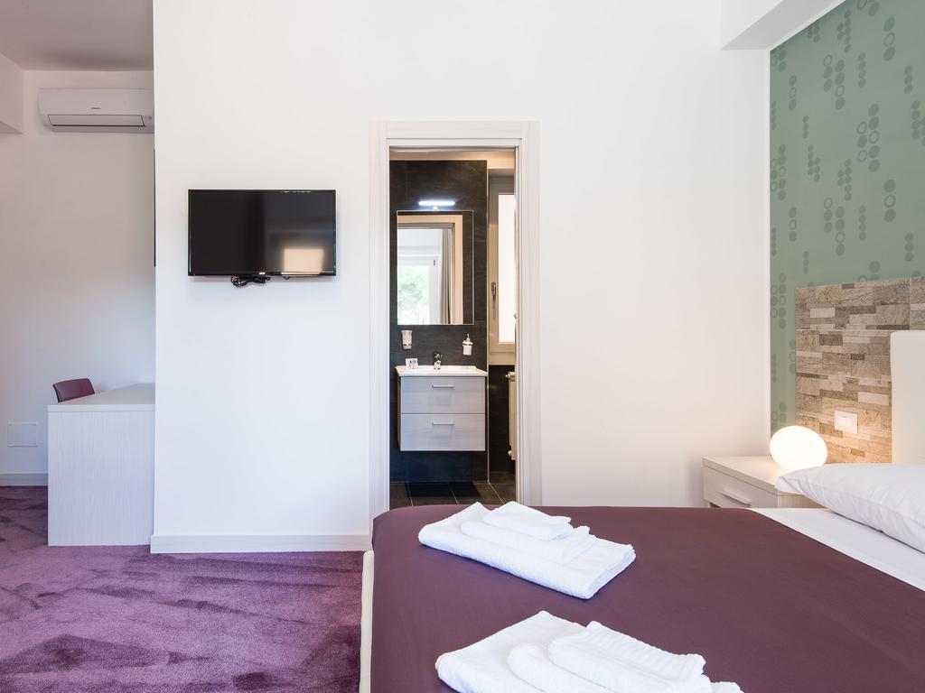 Guesthouse Park Pines Рим Екстериор снимка