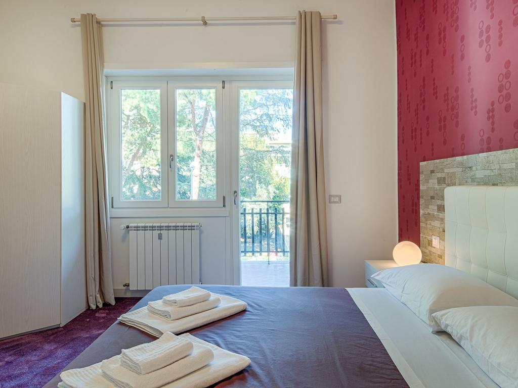 Guesthouse Park Pines Рим Екстериор снимка