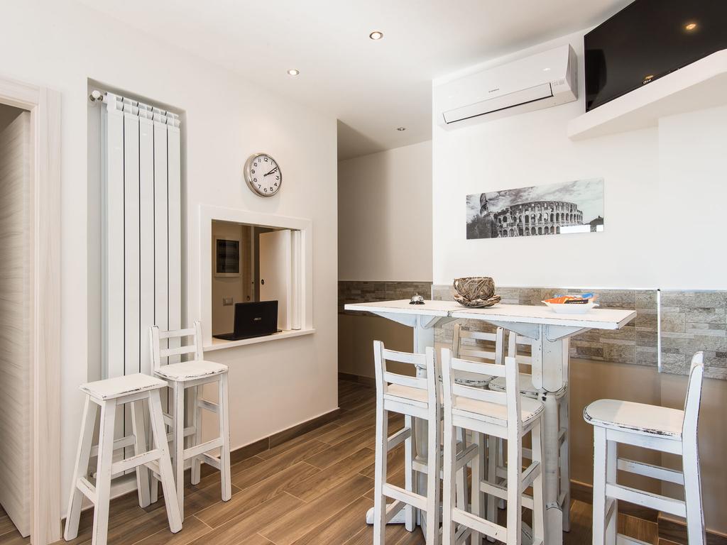 Guesthouse Park Pines Рим Екстериор снимка